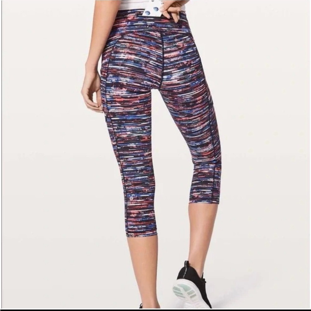 Lululemon Athletica Speed Up Crop 21” Hinshu Alpine White Multi